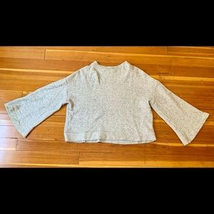 Wide sleeve cropped sweater